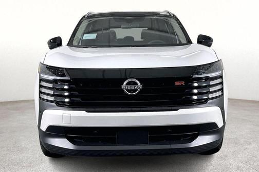 2t Wht Blk Roof 2026 Nissan Kicks SR