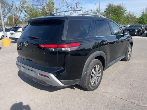 Black 2023 Nissan Pathfinder SL