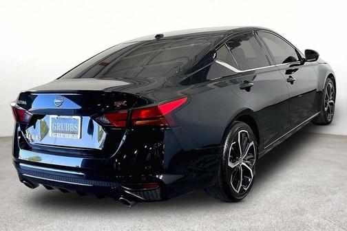 Black Metallic 2024 Nissan Altima 2.5 SR