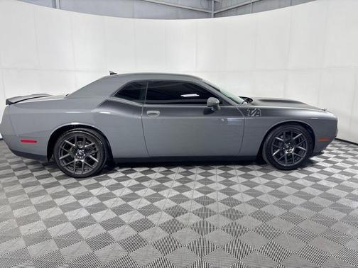 Destroyer Gray Clearcoat 2017 Dodge Challenger R/T