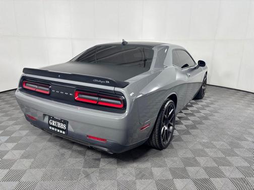 Destroyer Gray Clearcoat 2017 Dodge Challenger R/T