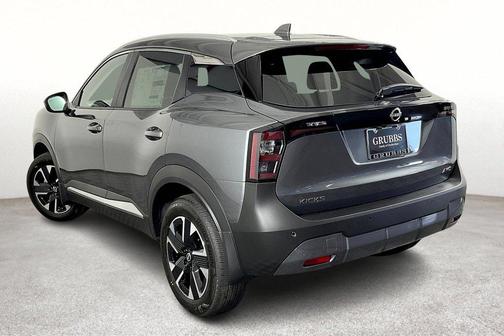 Gun Metallic 2025 Nissan Kicks SV