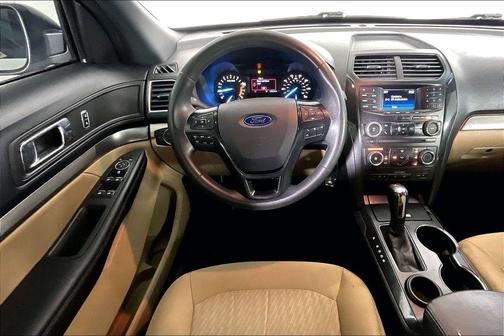Oxford White 2017 Ford Explorer Base