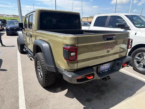 41 2025 Jeep Gladiator Mojave