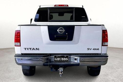 2011 Nissan Titan SV