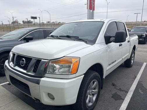 2011 Nissan Titan SV