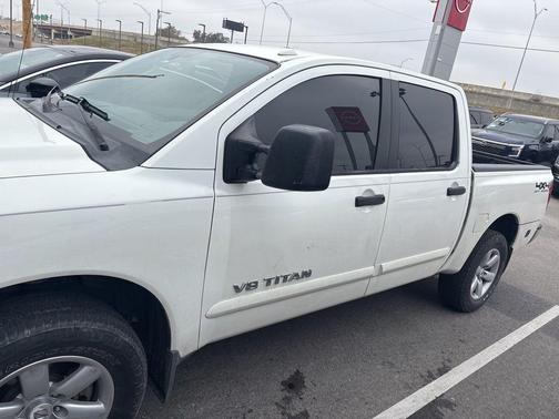 2011 Nissan Titan SV