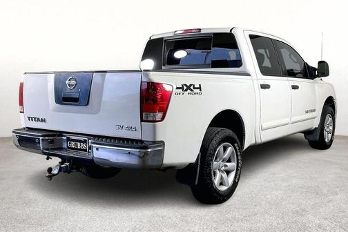 2011 Nissan Titan SV