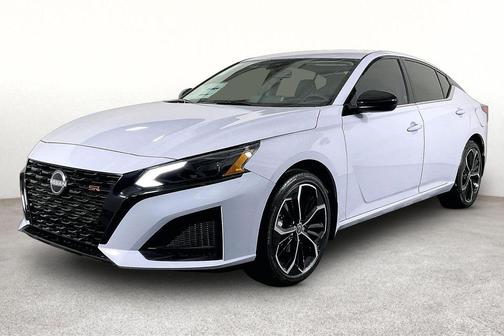 Gray Sky Pearl 2026 Nissan Altima 2.5 SR