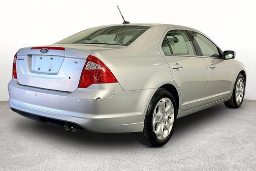 Brilliant Silver Metallic 2010 Ford Fusion SE