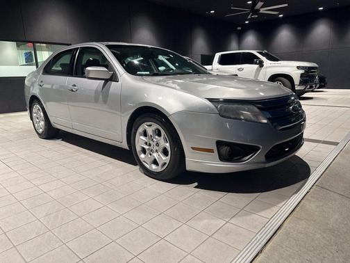 Brilliant Silver Metallic 2010 Ford Fusion SE
