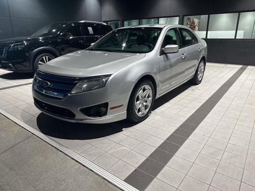 Brilliant Silver Metallic 2010 Ford Fusion SE