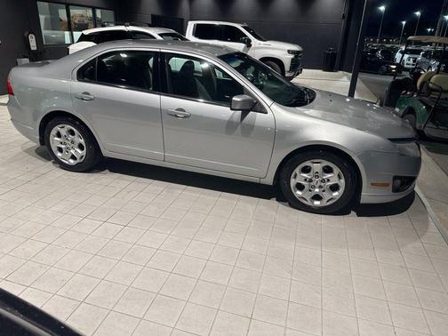 Brilliant Silver Metallic 2010 Ford Fusion SE