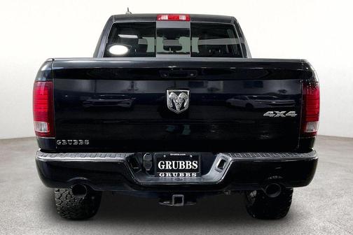 Brilliant Black Crystal Pearlcoat 2015 RAM 1500 Sport