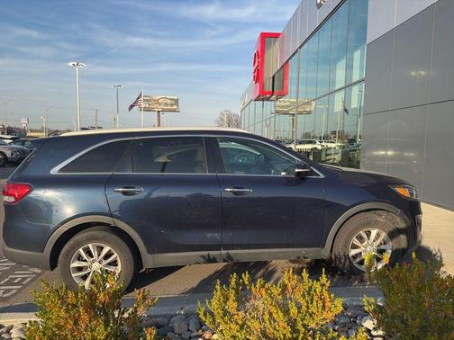 2017 Kia Sorento LX