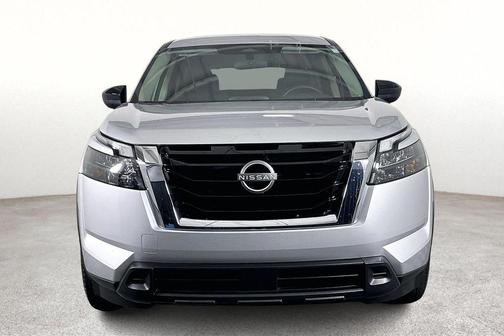 2025 Nissan Pathfinder S