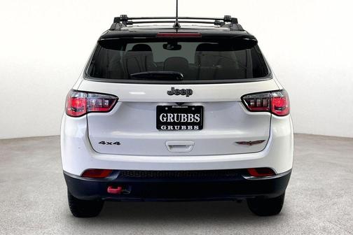 White Clearcoat 2018 Jeep Compass Trailhawk