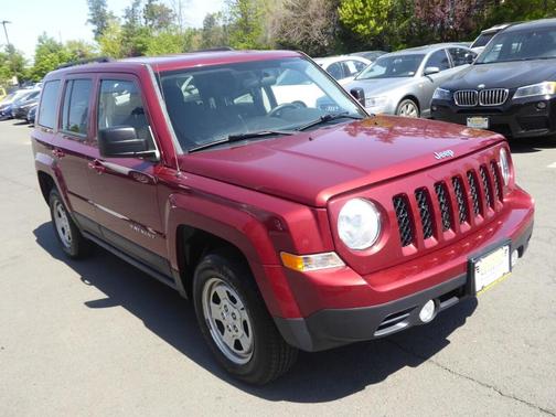 Photo 3 of 23 of 2015 Jeep Patriot Sport