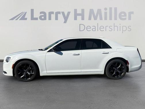 2023 Chrysler 300 Touring