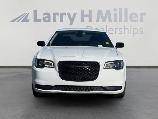 2023 Chrysler 300 Touring