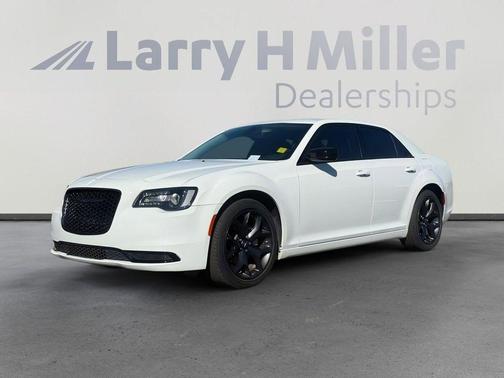 2023 Chrysler 300 Touring