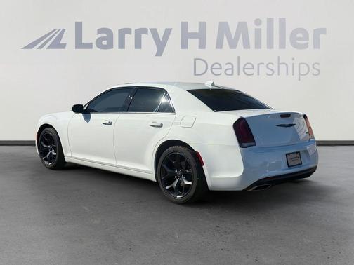 2023 Chrysler 300 Touring