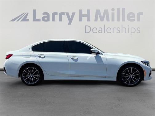 2019 BMW 330 i
