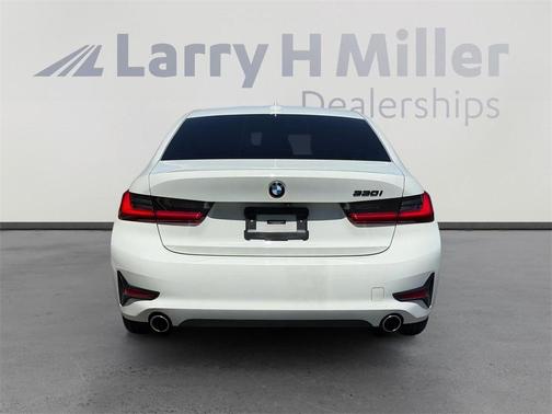 2019 BMW 330 i