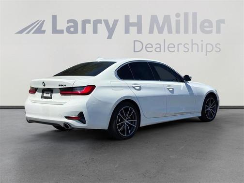 2019 BMW 330 i
