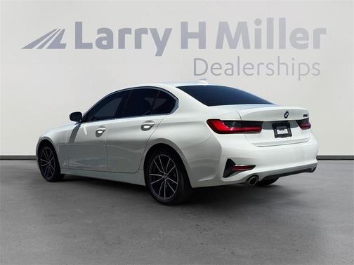 2019 BMW 330 i