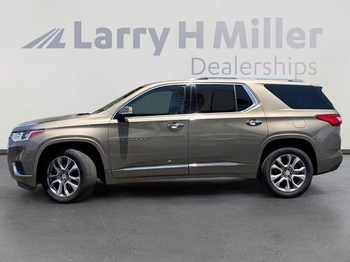 Stone Gray Metallic 2020 Chevrolet Traverse Premier
