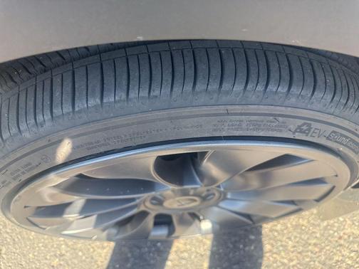 2024 Tesla Model Y Performance