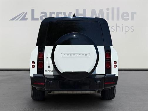 2024 Land Rover Defender P400 X-Dynamic SE