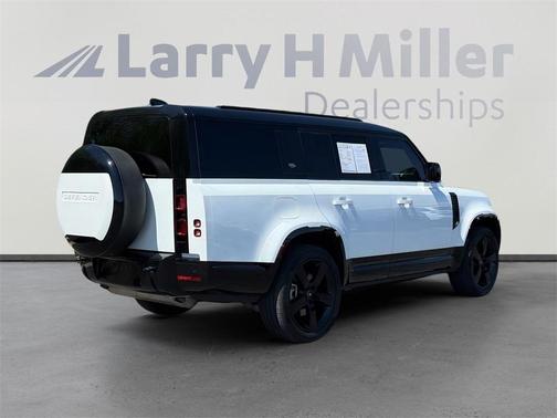 2024 Land Rover Defender P400 X-Dynamic SE