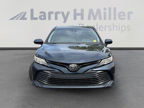 Aqua 2019 Toyota Camry LE