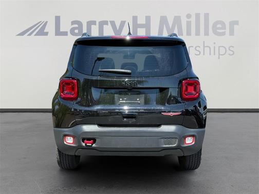 2023 Jeep Renegade Trailhawk