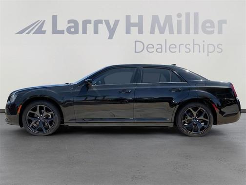 2023 Chrysler 300 Touring