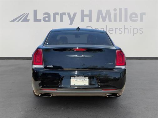 2023 Chrysler 300 Touring