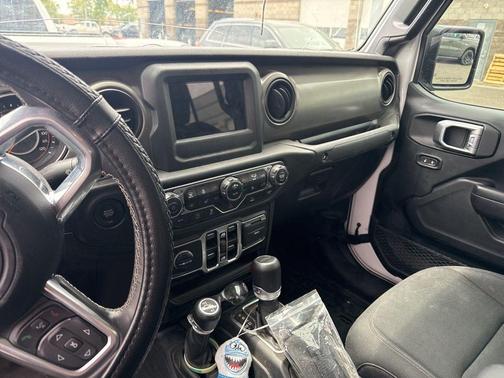 Bright White Clearcoat 2020 Jeep Gladiator Sport