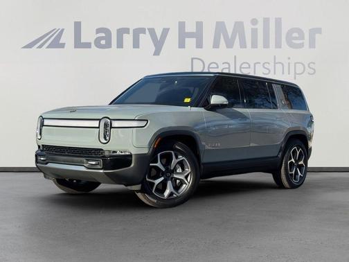 2024 Rivian R1S Adventure