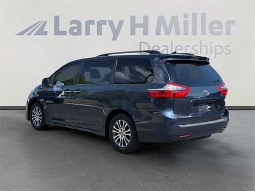 2020 Toyota Sienna XLE