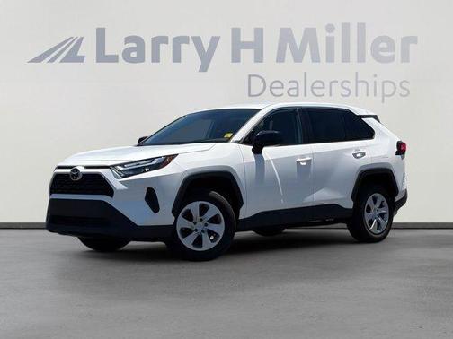 Ice 2025 Toyota RAV4 LE