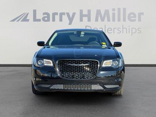 2023 Chrysler 300 Touring