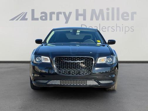 2023 Chrysler 300 Touring