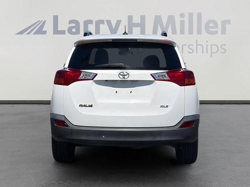 Super White 2013 Toyota RAV4 XLE