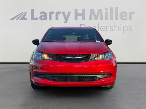 2026 Chrysler Voyager LX