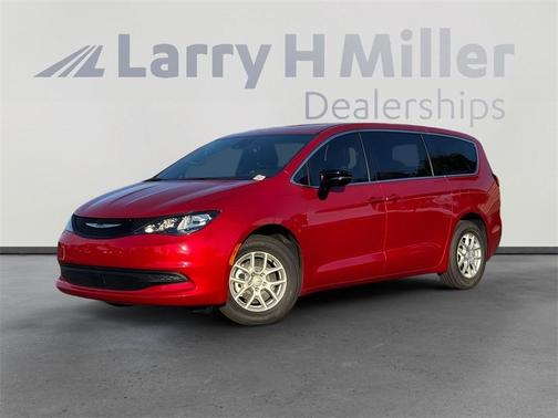 2026 Chrysler Voyager LX