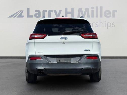 Bright White Clearcoat 2017 Jeep Cherokee Latitude