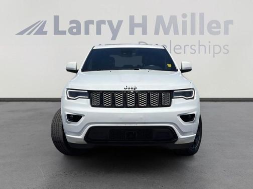 Bright White Clearcoat 2022 Jeep Grand Cherokee WK Laredo