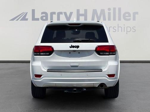 Bright White Clearcoat 2022 Jeep Grand Cherokee WK Laredo